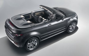 High up picture shows neat finish of tonneau on the new Range Rover Evoque Convertible
