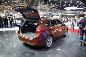 Hyundai's i30 range is extended with i30 wagon at Geneva 2012