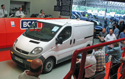 Vauxhall Vivaro goes through the BCA auction hall