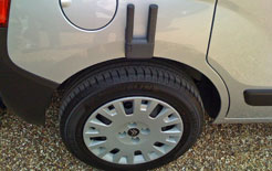 Citroen Nemo Multispace magnetic boot torch attached to wheelarch