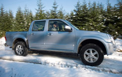 Isuzu Rodeo Denver pick-up in the snow