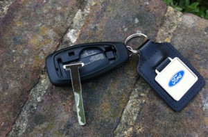 Ford Focus manual key hidden within key fob