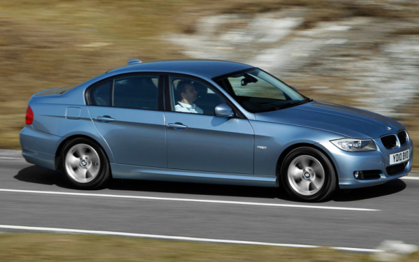 BMW 320d EfficientDynamics panning shot