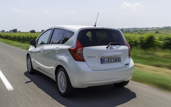 674_Nissan_Note_review_action_rear Nissan Note