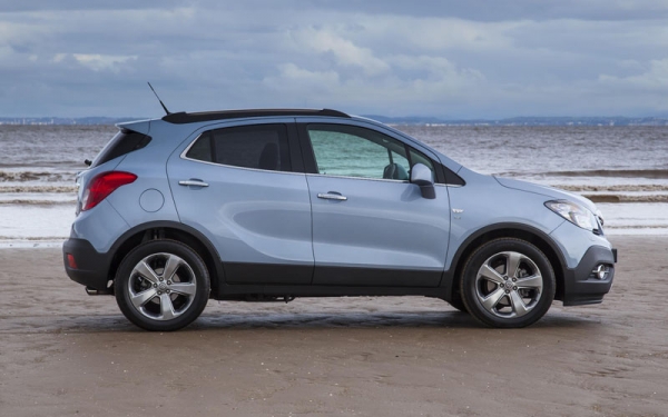 Vauxhall Mokka review side view
