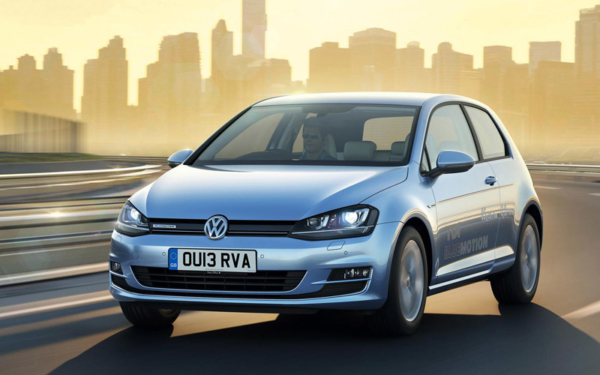 VW Golf BlueMotion_car_review_action