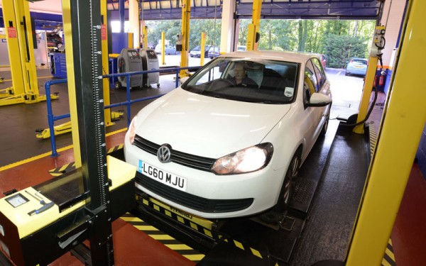 Kwik Fit service bay
