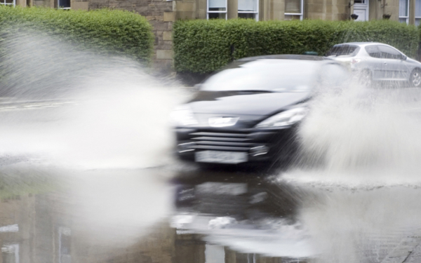 Driving_in_floodwater