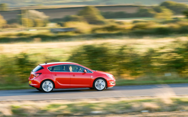 Vauxhall Astra Tech Line review panning picture 