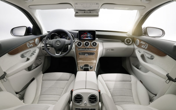 Mercedes_C-Class_review_interior