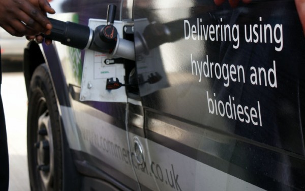 Hydrogen fuel cell vehicle