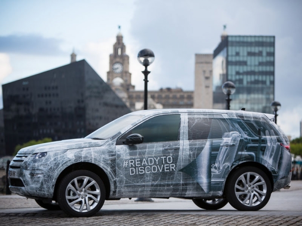 Even under the camo disguise, it's easy to see the new Discovery Sport follows curent Land Rover design cues