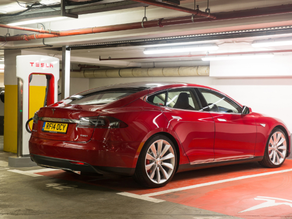 Tesla, Model-s, supercharger point, london