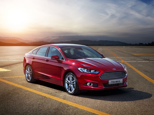 Ford, Mondeo, hatch, parked
