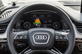 Audi Q7 eTron dash