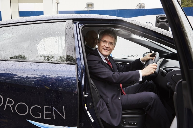 Transport minister Andrew Jones at the opening of the first of five new hydrogen stations for London. To read our Mirai review <a href="https://www.businessmotoring.co.uk/toyota-mirai-hydrogen-car-future-driving-technology-with-business-benefits-now/">click here</a>