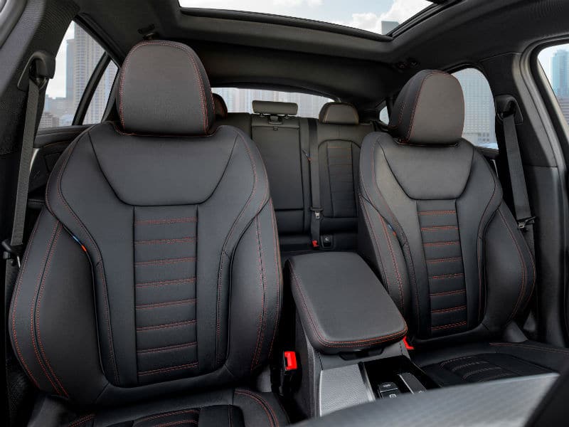 the-all-new-bmw-x4-m-front-seats